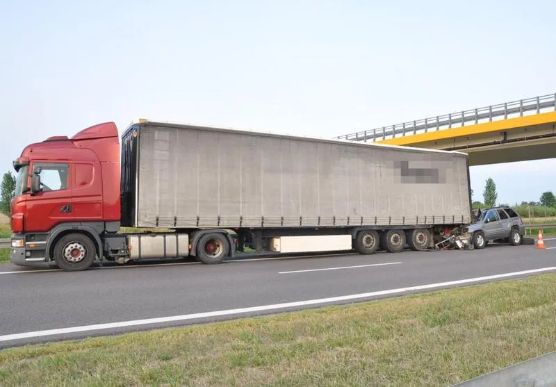 Zabawa i nauka w jednym: odkryj ciężarówki z naczepą, które zachwycą każde dziecko